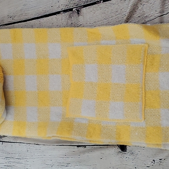 BP Yellow/White Checkered Pocket Scarf and Hat Set NWT - Picture 2 of 7